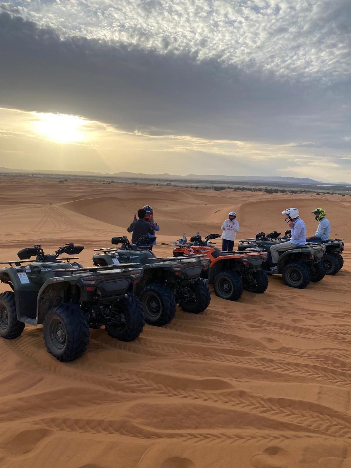 Salambo Tente Merzouga Buitenkant foto
