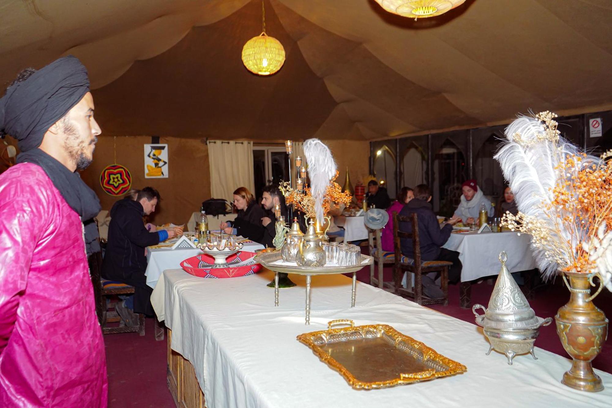 Salambo Tente Merzouga Buitenkant foto